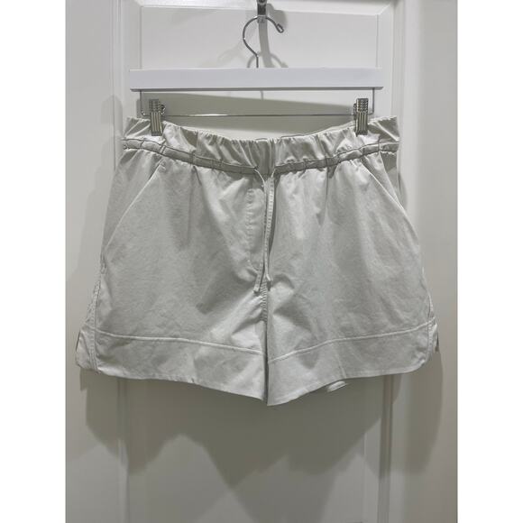 Lululemon Cinchable Waist HR White Woven Short 3.5" Relaxed Fit Sz L - Picture 2 of 10